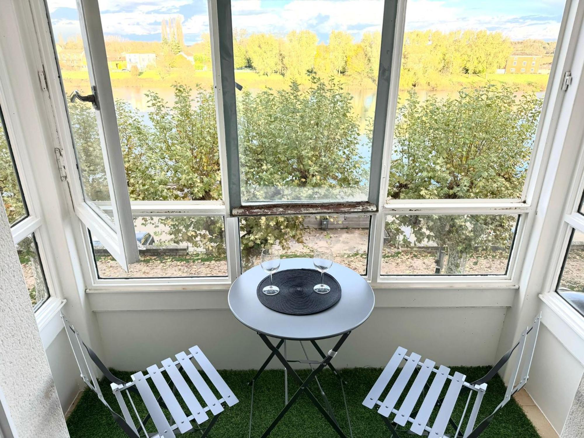 Appartement Quai Saone - By Primo C0Nciergerie Tournus Buitenkant foto