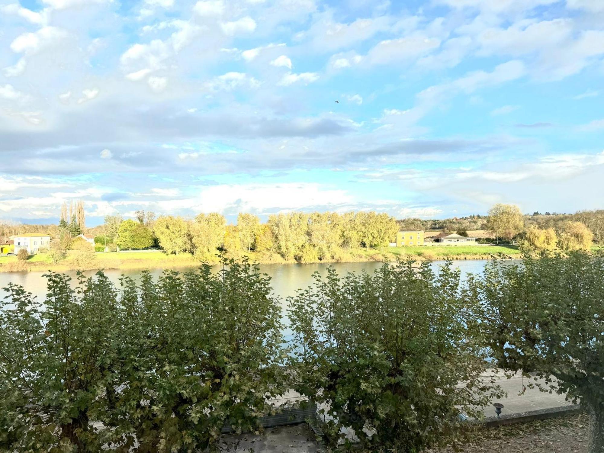 Appartement Quai Saone - By Primo C0Nciergerie Tournus Buitenkant foto